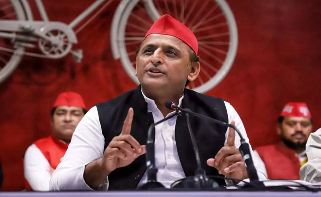 Why is Akhilesh Losing Friends Ahead of LS Polls?